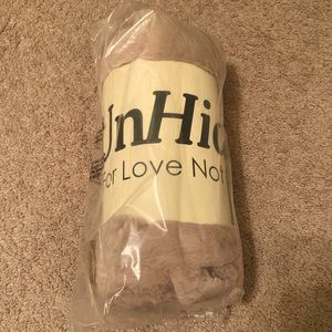 BNWT - Lil’ Marsh Unhide (50x60) in Rose